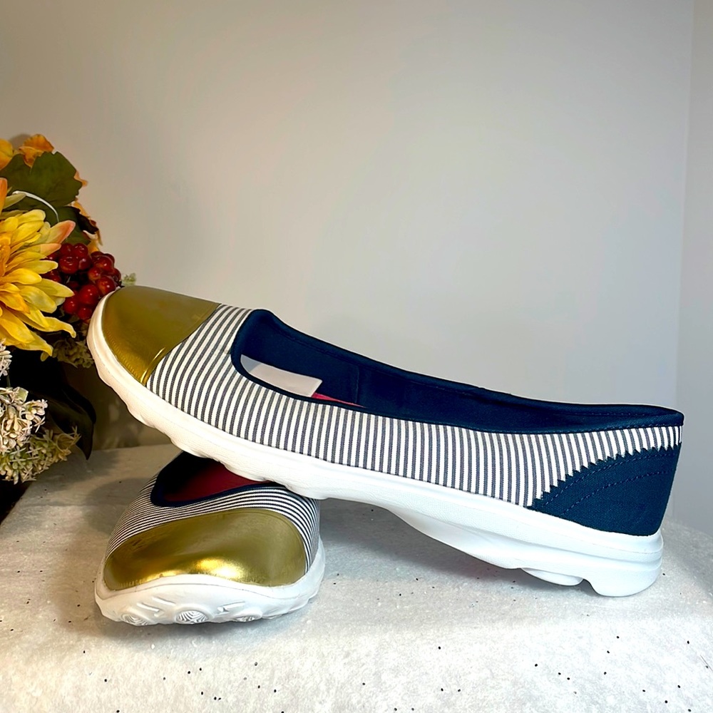 Skechers Womens Slip Ons